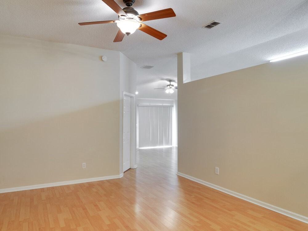 12440 Weyburn Ct - Photo 2 of 16