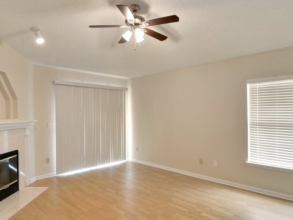 12440 Weyburn Ct - Photo 6 of 16