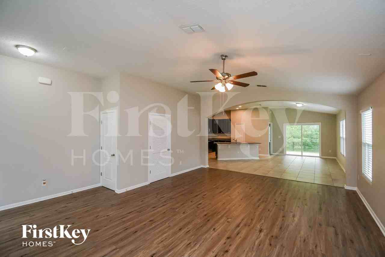 1044 Mayfair Creek Ct - Photo 4 of 15