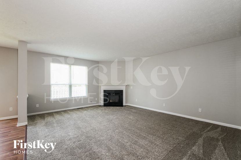 6240 Eagle Lake Dr - Photo 2 of 15