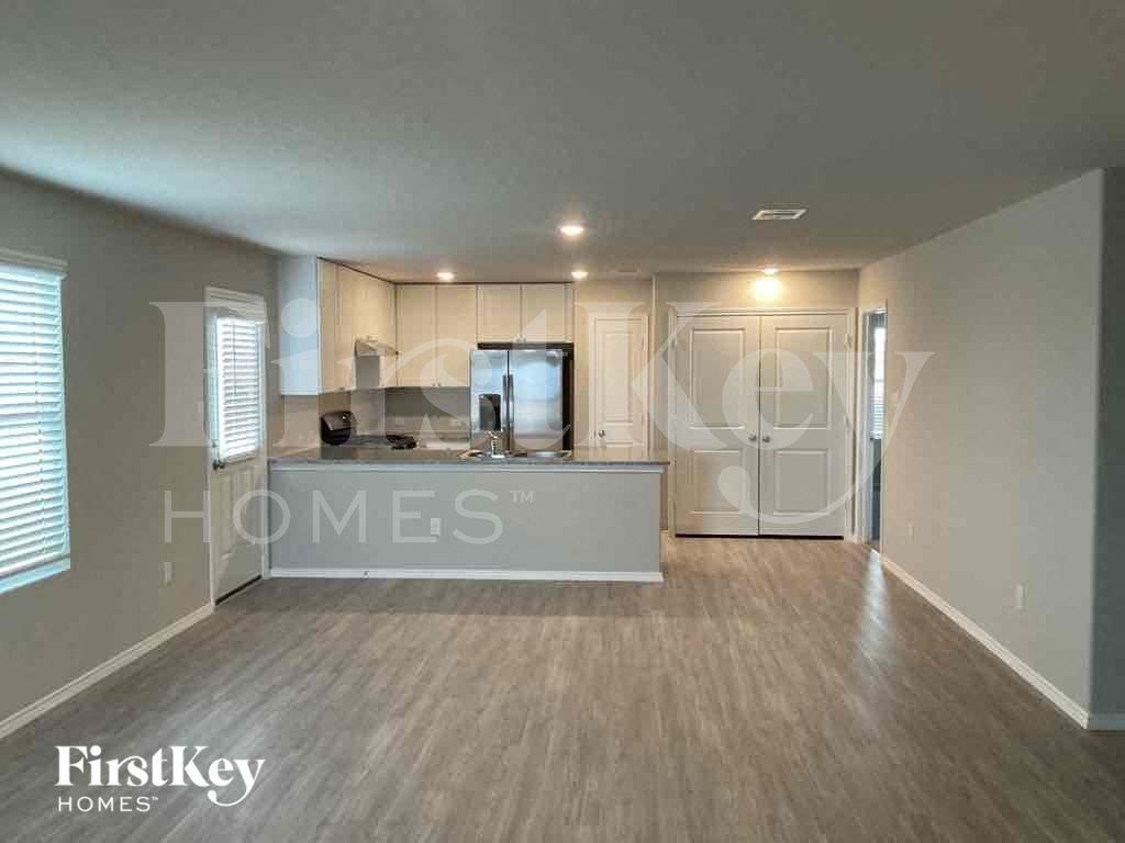 10707 Giacconi Dr - Photo 3 of 10