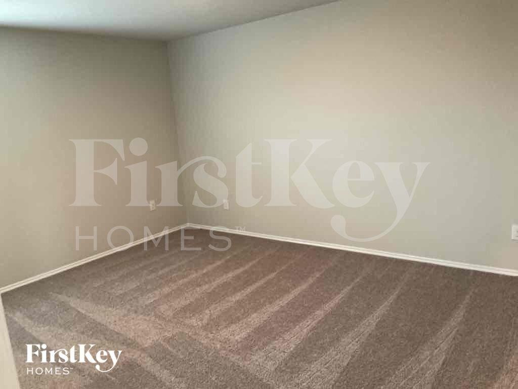 10707 Giacconi Dr - Photo 6 of 10