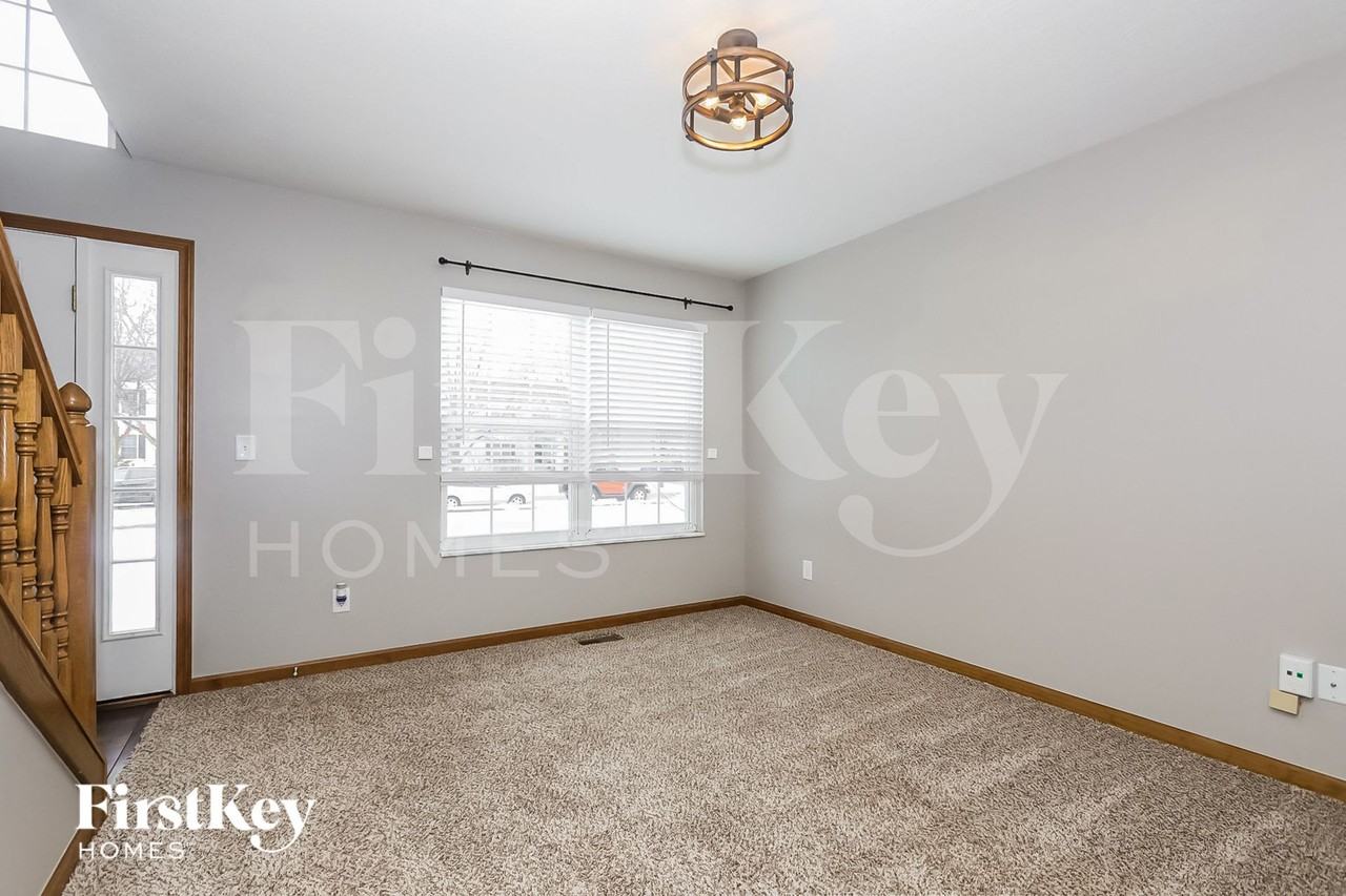 969 Gray Dr - Photo 4 of 15