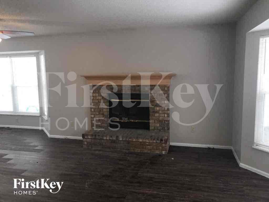 4801 Greenburg Dr - Photo 2 of 13