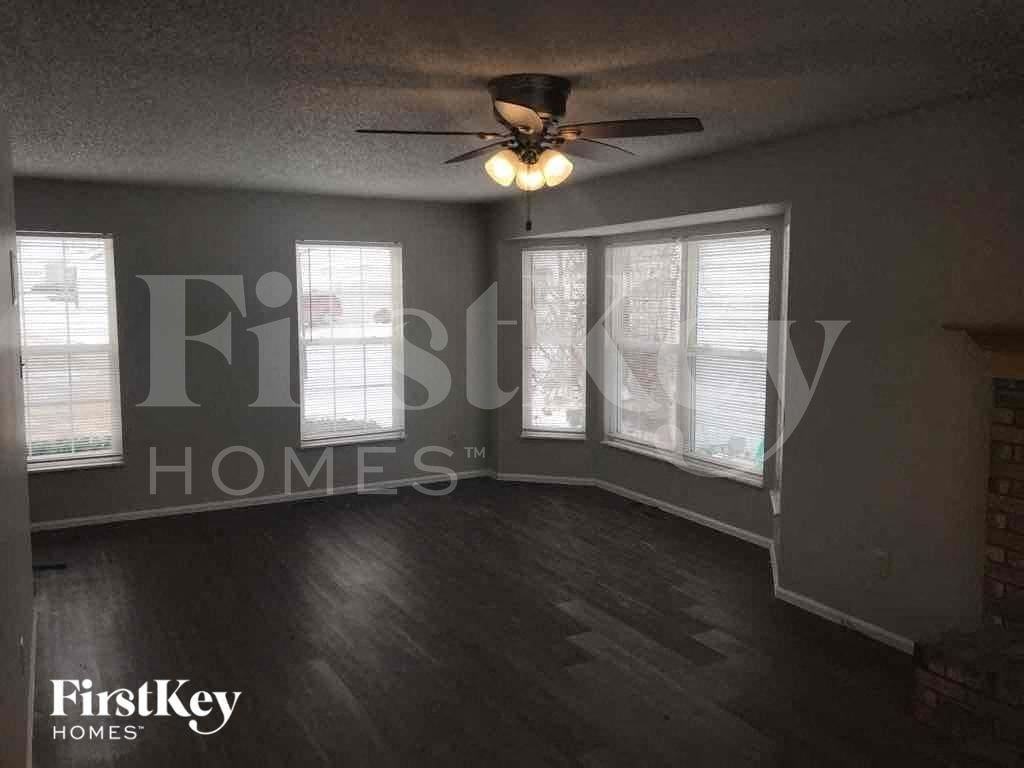 4801 Greenburg Dr - Photo 5 of 13