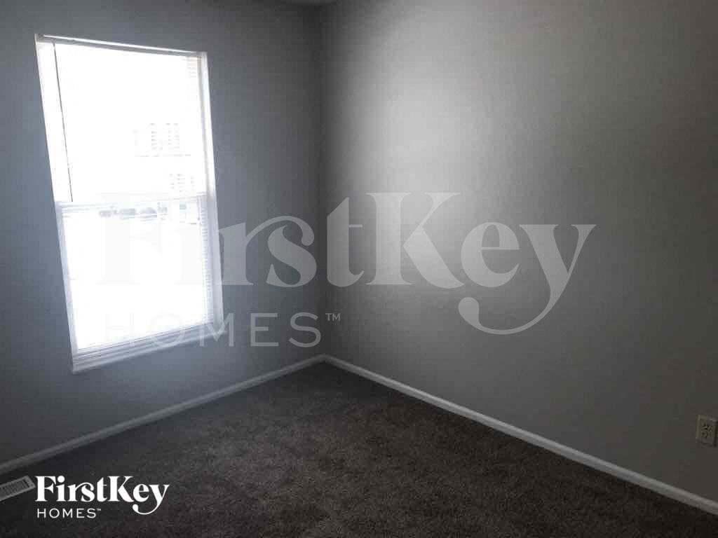 4801 Greenburg Dr - Photo 6 of 13