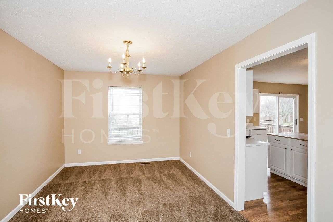 11749 Gatwick View Dr - Photo 5 of 15