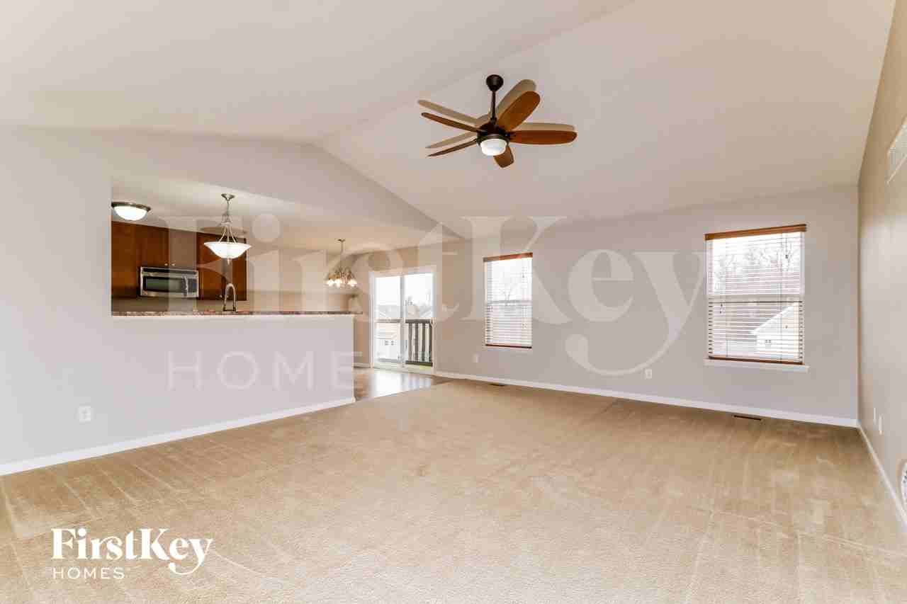 137 Boardwalk Gardens Dr - Photo 5 of 16