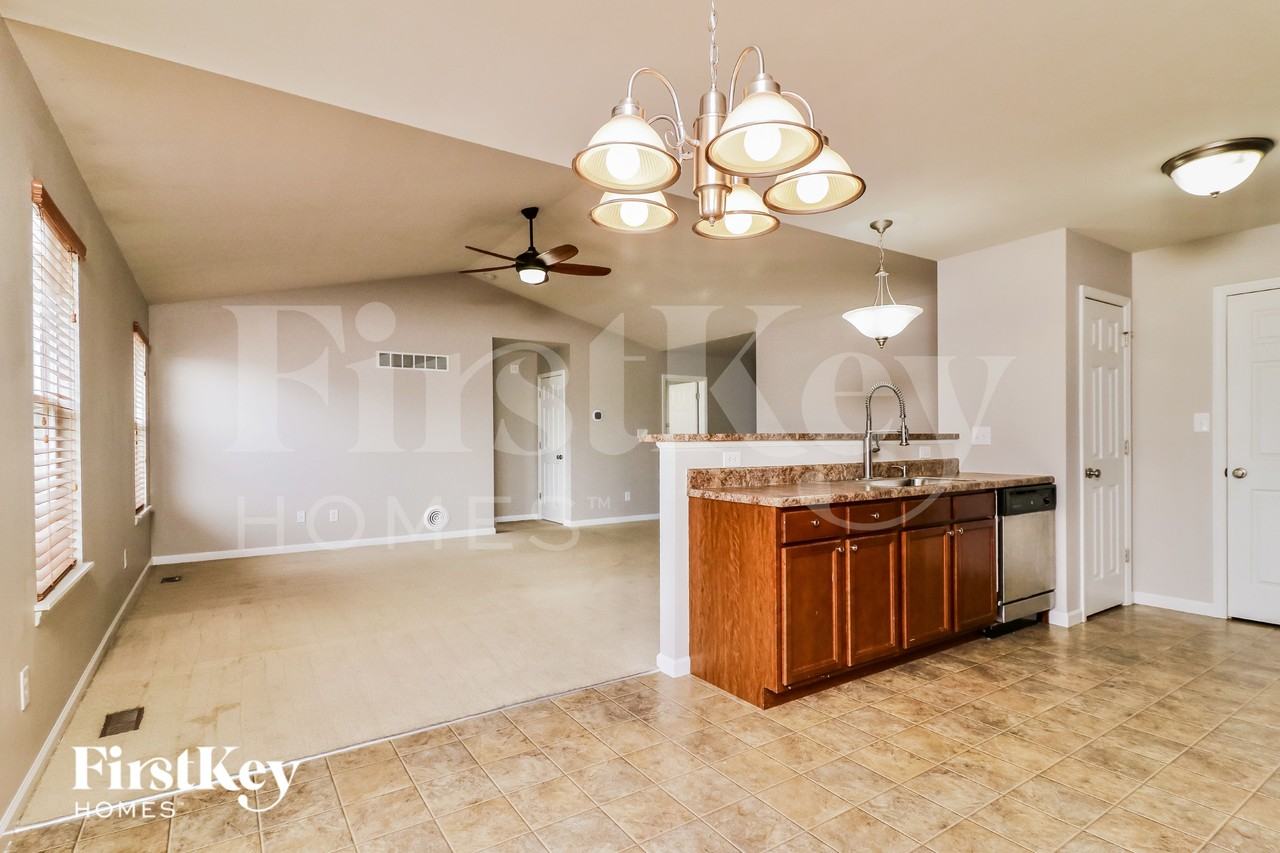 137 Boardwalk Gardens Dr - Photo 6 of 16