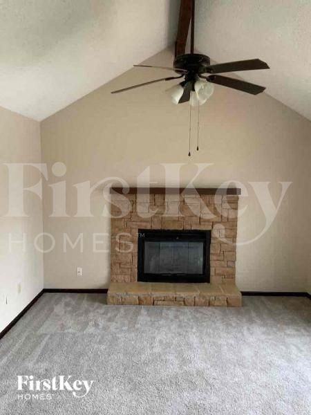 1934 Sw 5th St - Photo 2 of 11