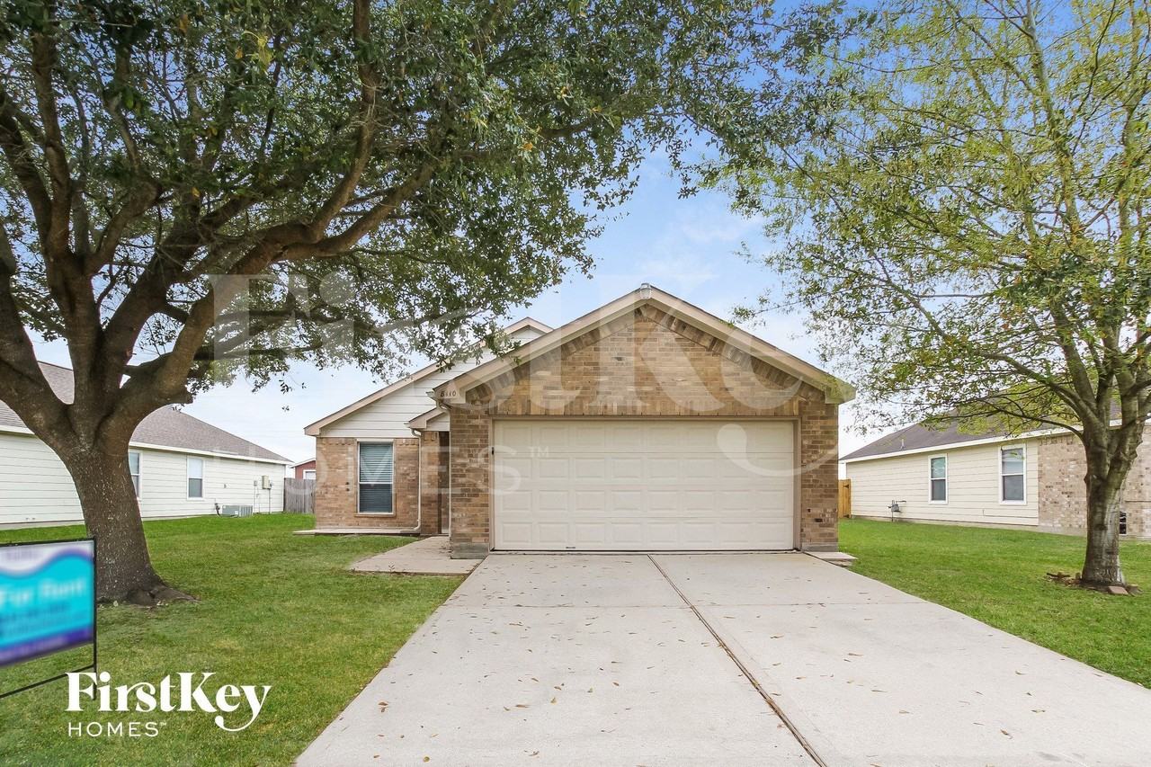 8110 Berkely Ct - Photo 2 of 14