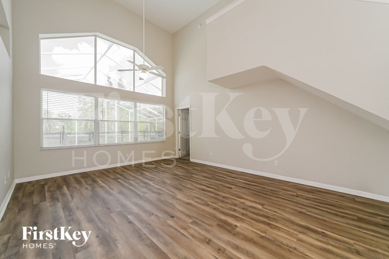 301 Balmoral Ct - Photo 2 of 19