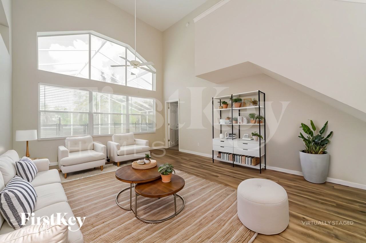 301 Balmoral Ct - Photo 3 of 19