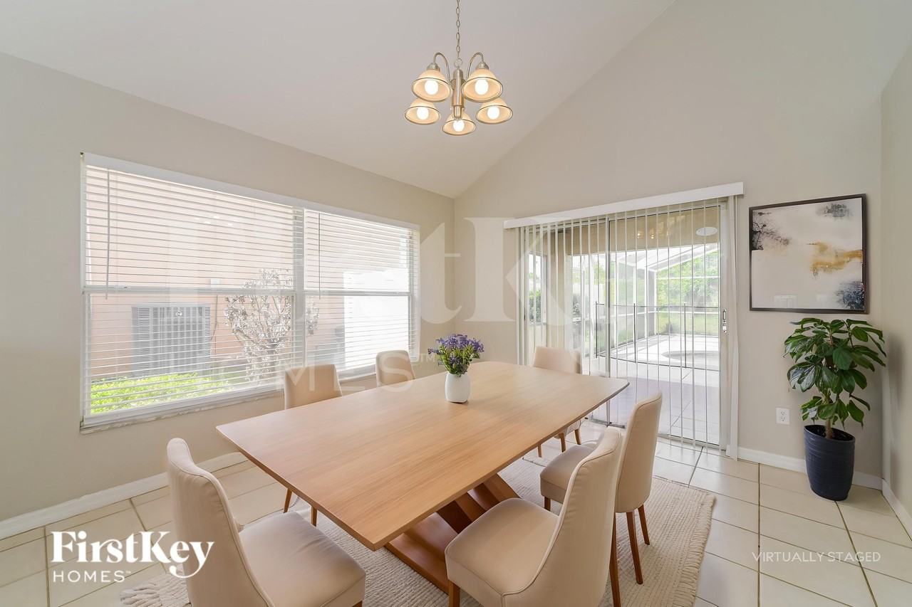 301 Balmoral Ct - Photo 6 of 19