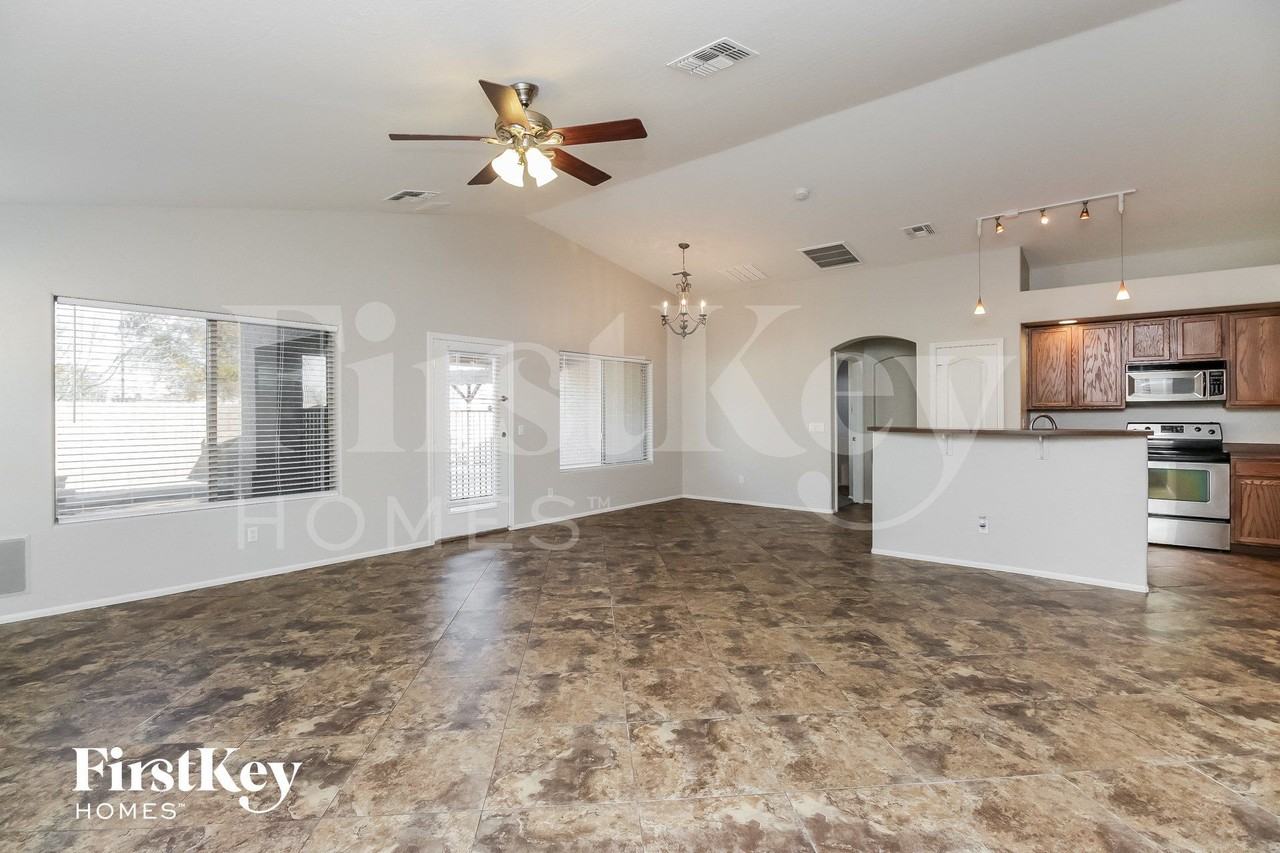 2060 W Goldmine Mountain Dr - Photo 3 of 15