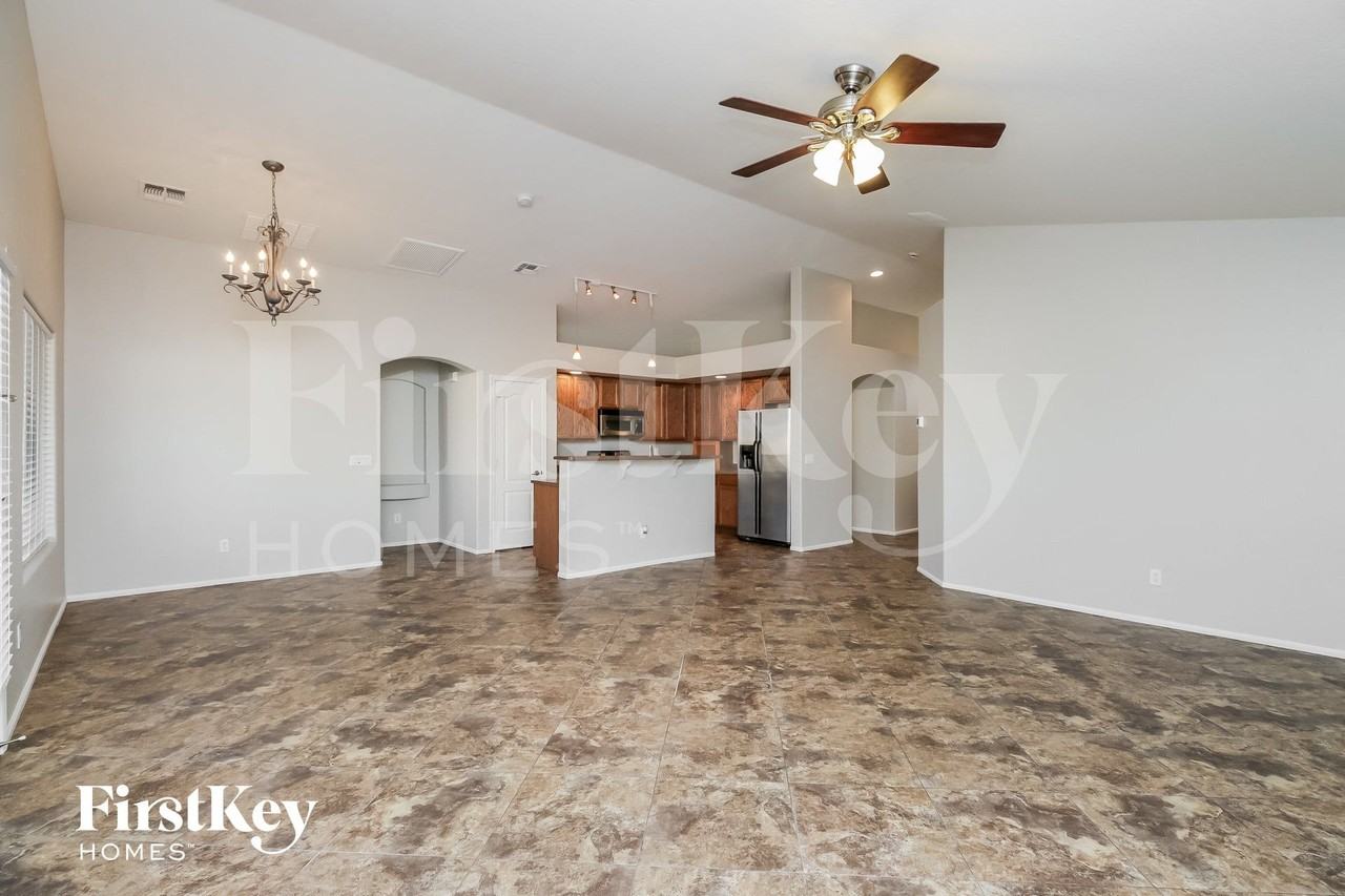 2060 W Goldmine Mountain Dr - Photo 4 of 15