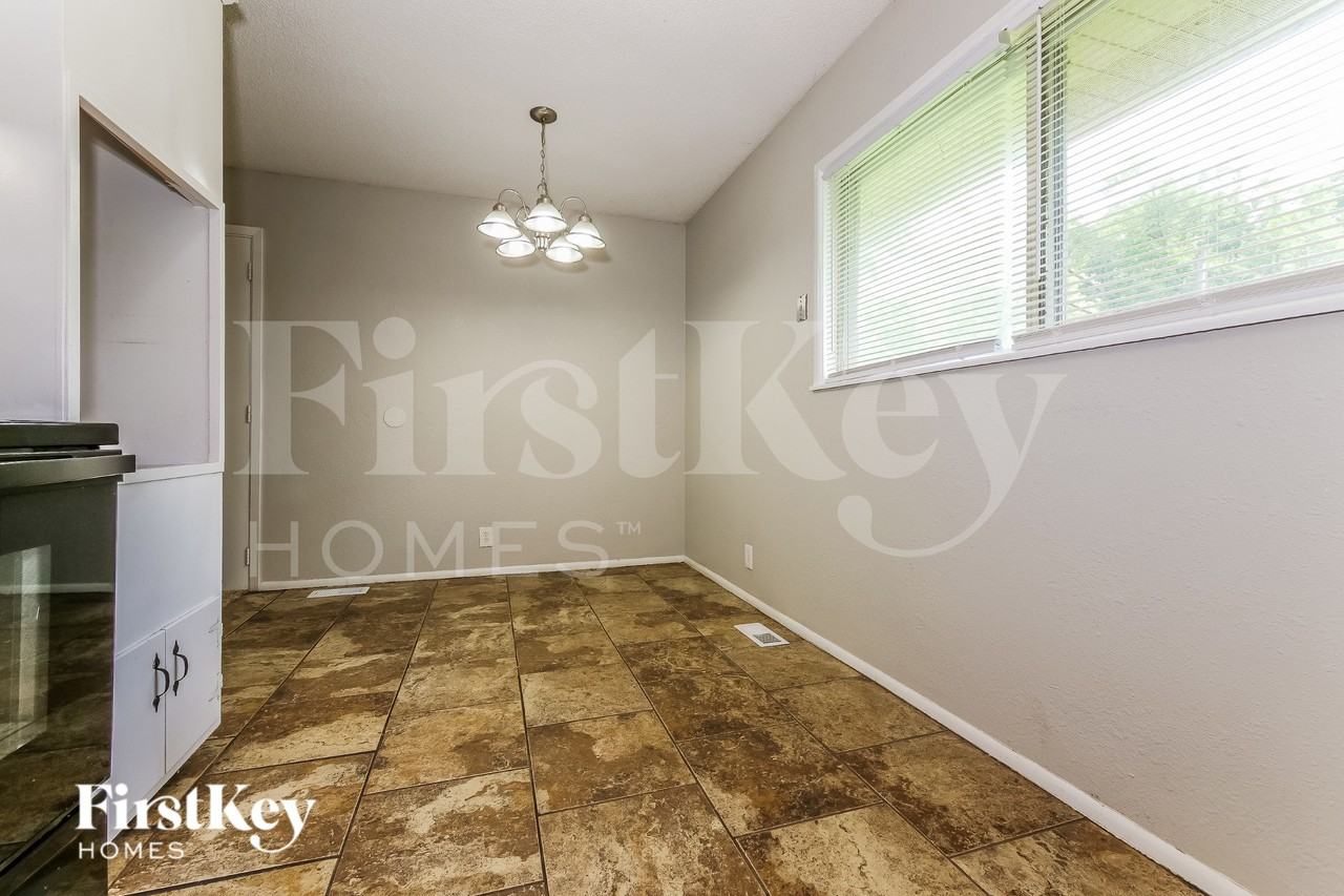 9309 Farley Ave - Photo 5 of 16