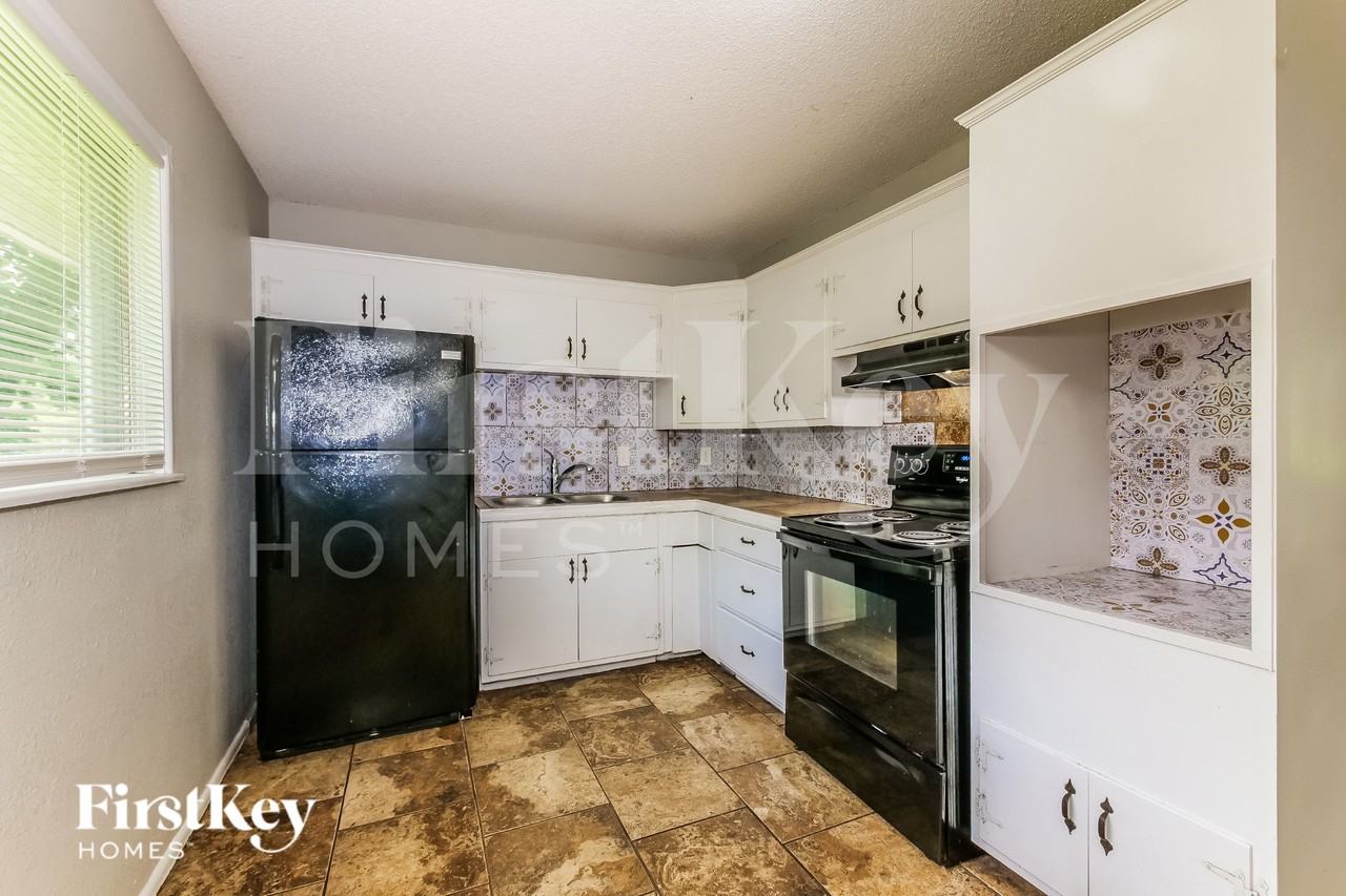 9309 Farley Ave - Photo 6 of 16