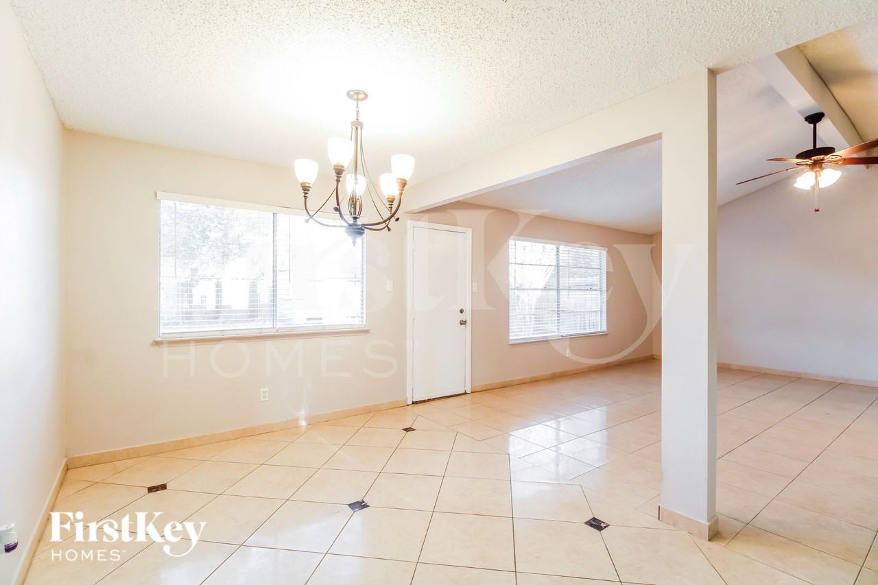 918 Cheyenne Meadows Dr - Photo 4 of 15