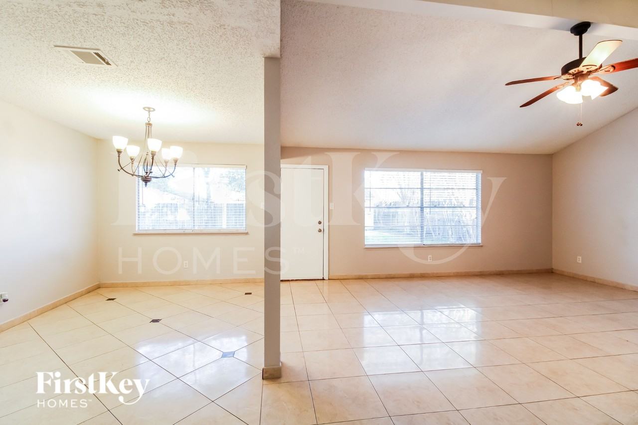 918 Cheyenne Meadows Dr - Photo 5 of 15