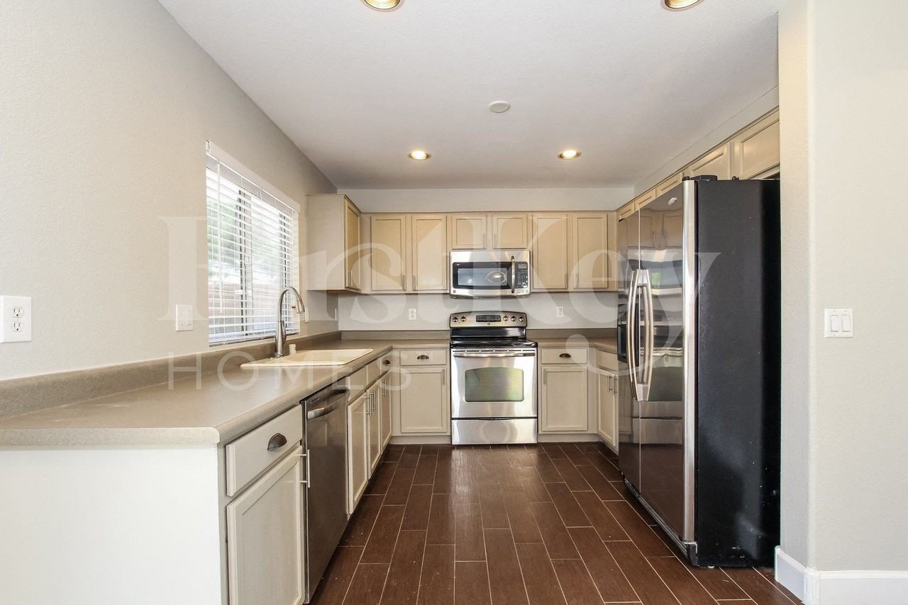 9156 W Quail Ave - Photo 6 of 15