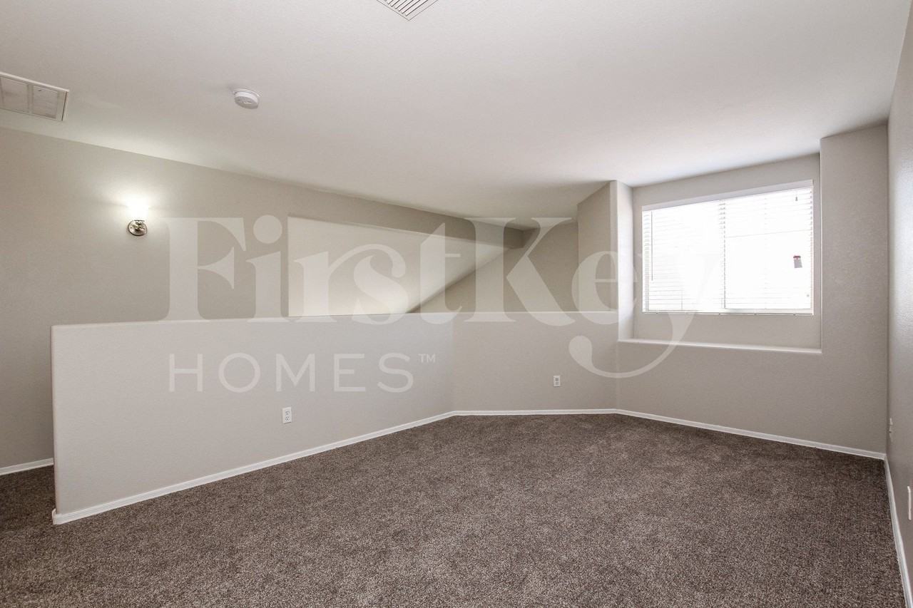 9156 W Quail Ave - Photo 7 of 15