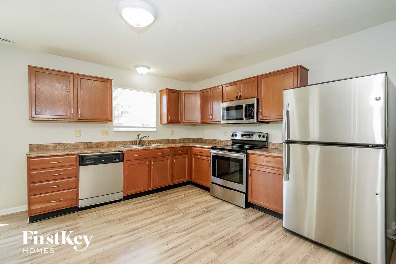 881 Briarstone Dr - Photo 6 of 15