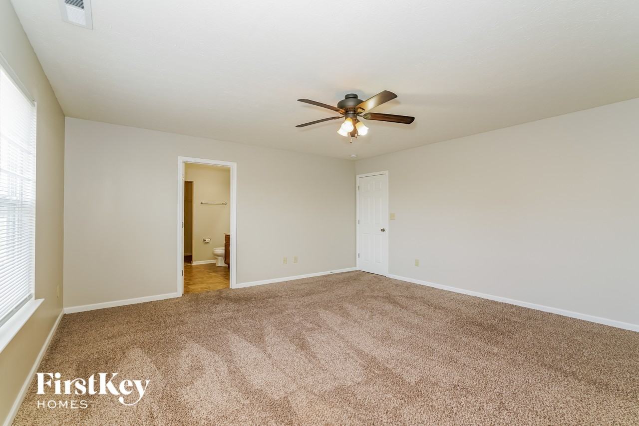 881 Briarstone Dr - Photo 7 of 15