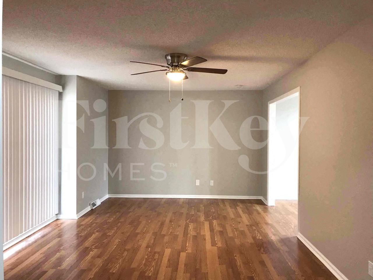 8802 W 95th Ter - Photo 2 of 25