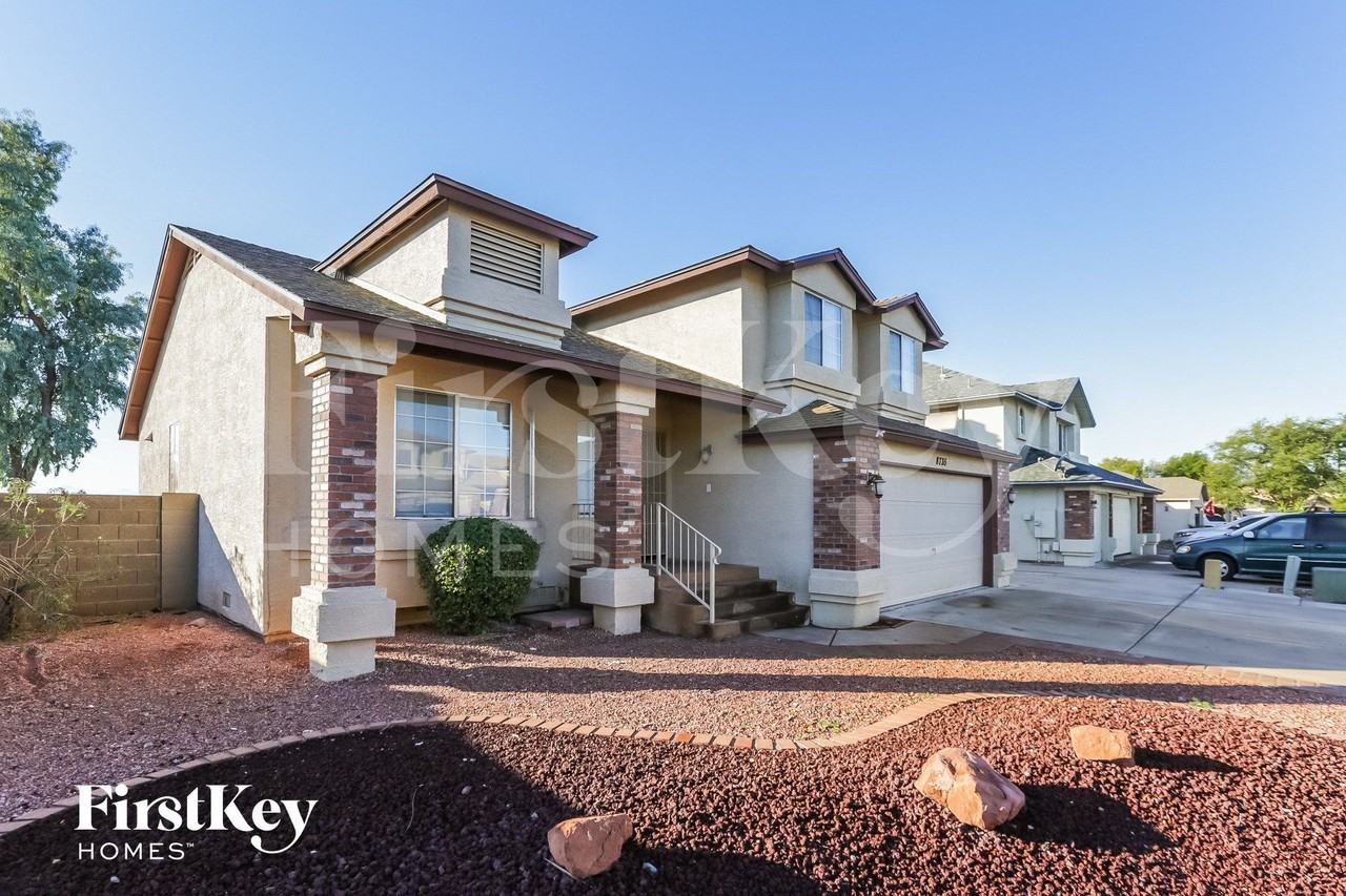 8735 W Sierra Vista Dr - Photo 2 of 15