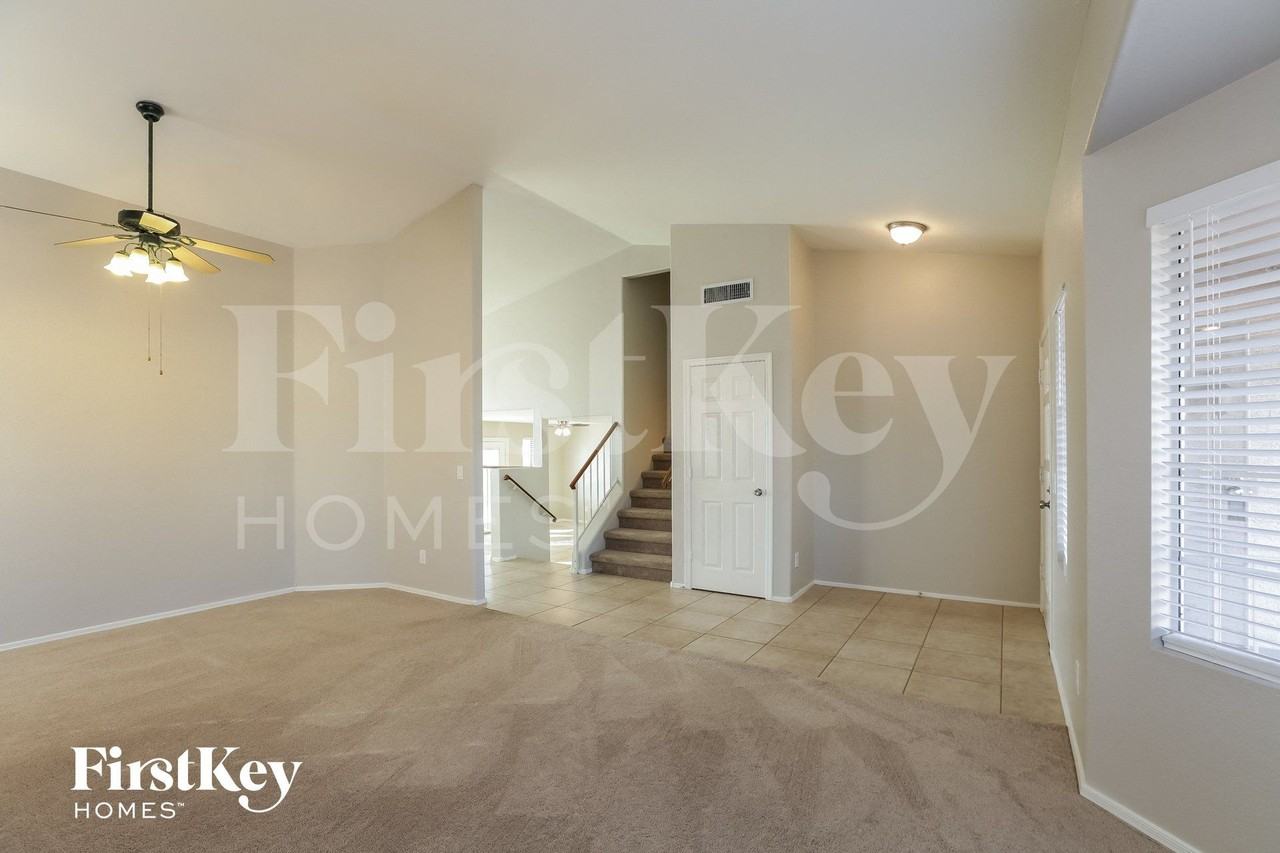 8735 W Sierra Vista Dr - Photo 3 of 15