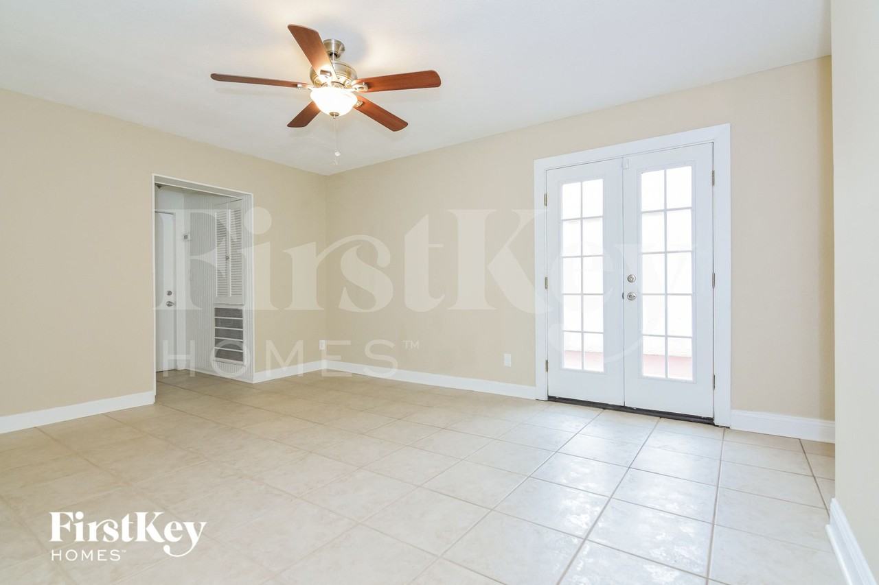 8006 La Serena Dr - Photo 3 of 15