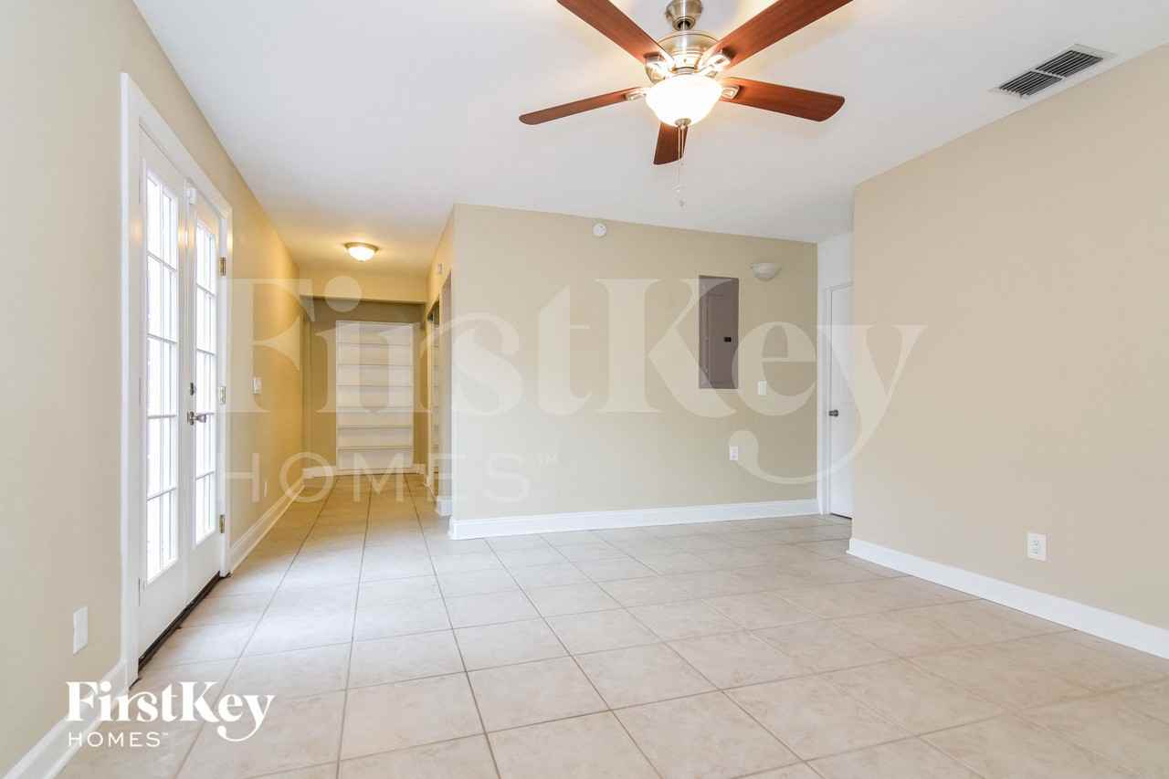 8006 La Serena Dr - Photo 5 of 15