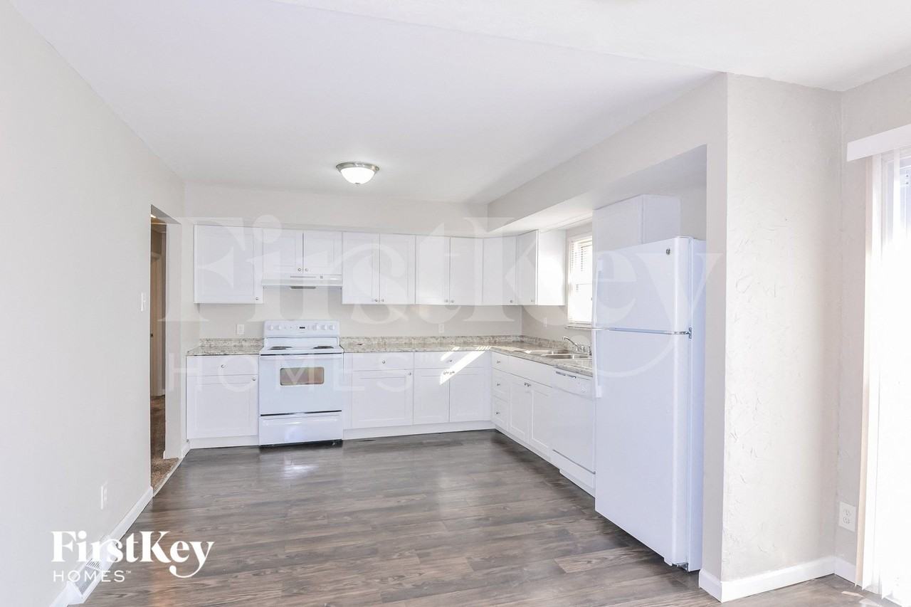 8 Oak Dr - Photo 5 of 14