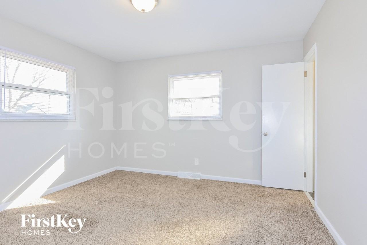 8 Oak Dr - Photo 7 of 14