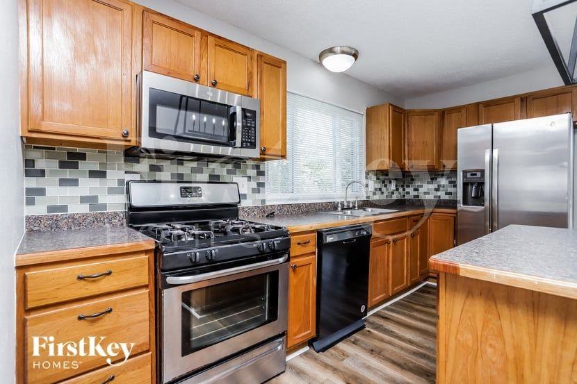 8 Four Winds Dr - Photo 7 of 15