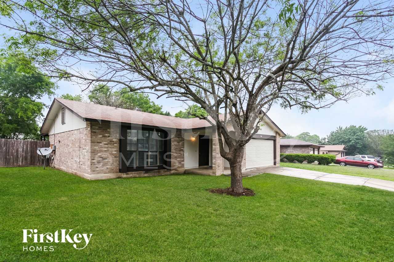 7527 Lincoln Village Dr - Photo 3 of 16