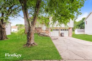 featured image of 704 Autumn Dr