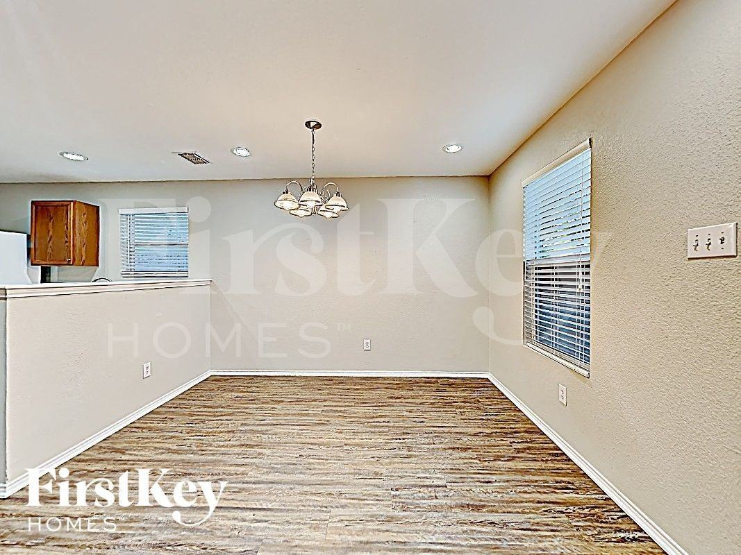 6933 Meadow Way Ln - Photo 6 of 17