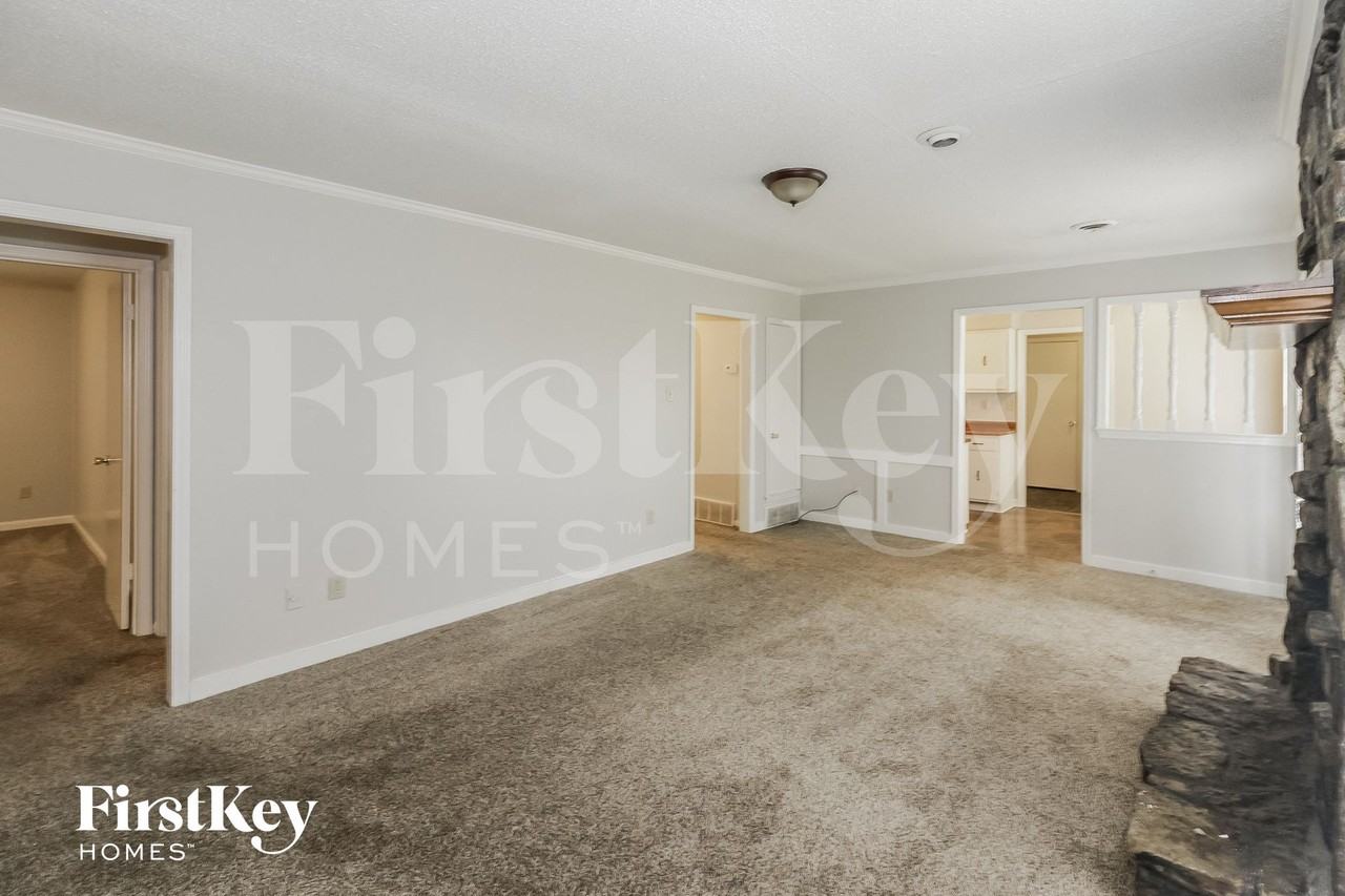 6861 Valley Park Dr - Photo 4 of 15