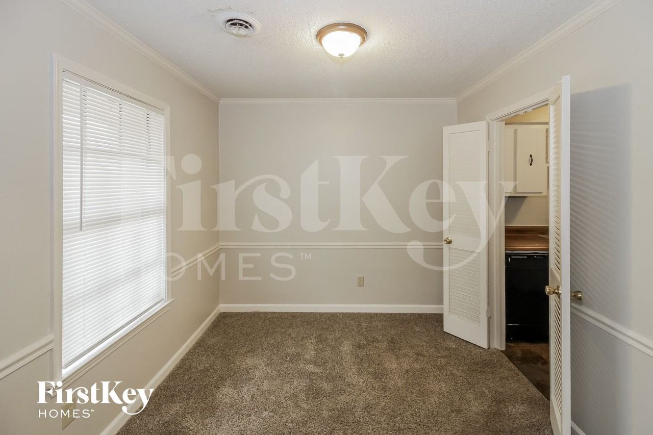 6861 Valley Park Dr - Photo 5 of 15