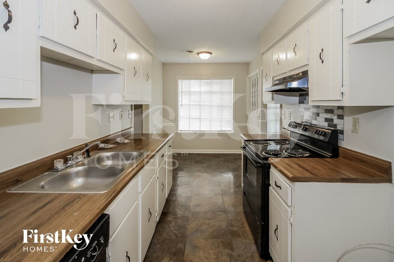 6861 Valley Park Dr - Photo 7 of 15