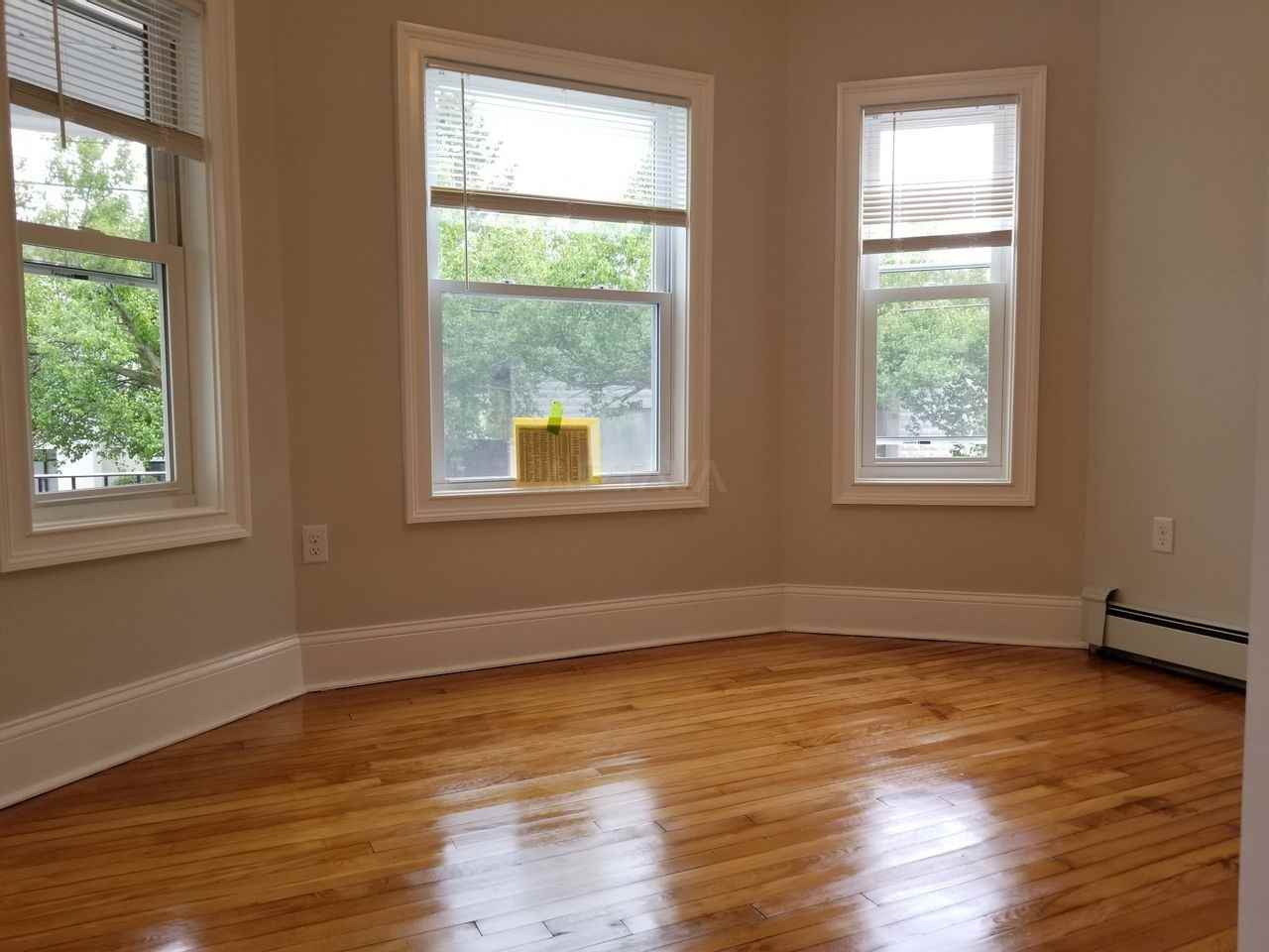 231 Boston Ave #1 - Photo 3 of 14