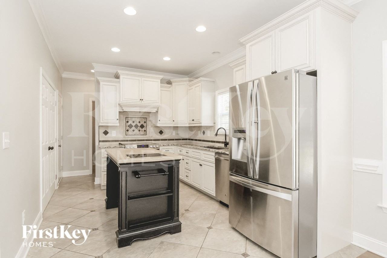 6683 Knob Hill Ct - Photo 7 of 15