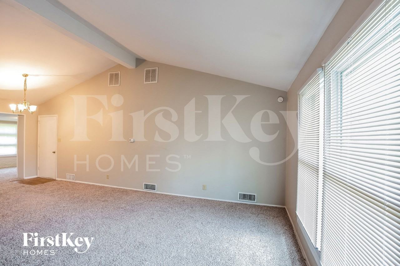 6620 W 16th St - Photo 3 of 15