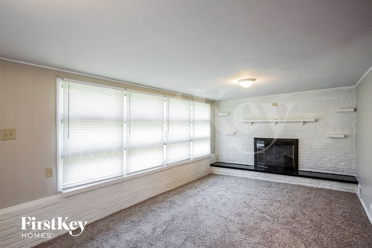 6620 W 16th St - Photo 7 of 15