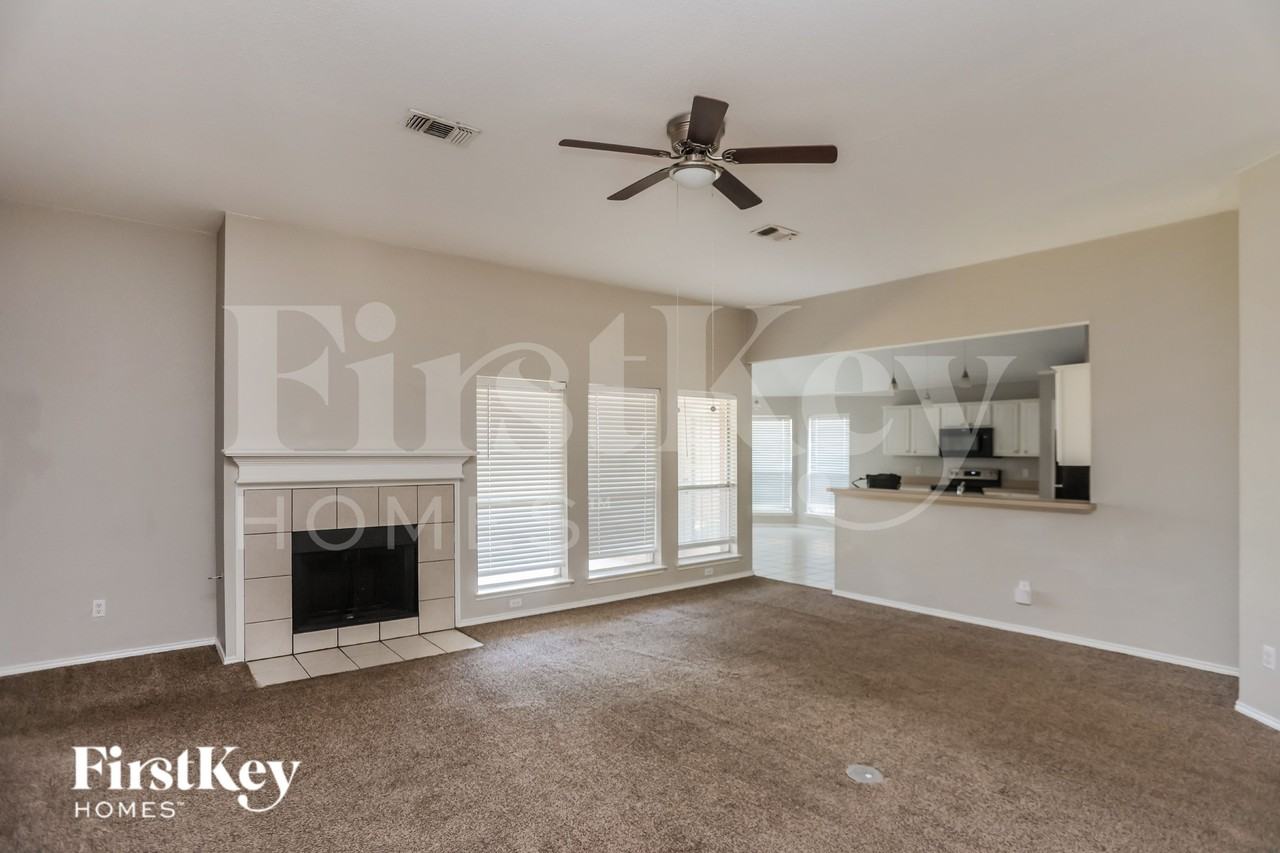 635 Saint Eric Dr - Photo 3 of 16