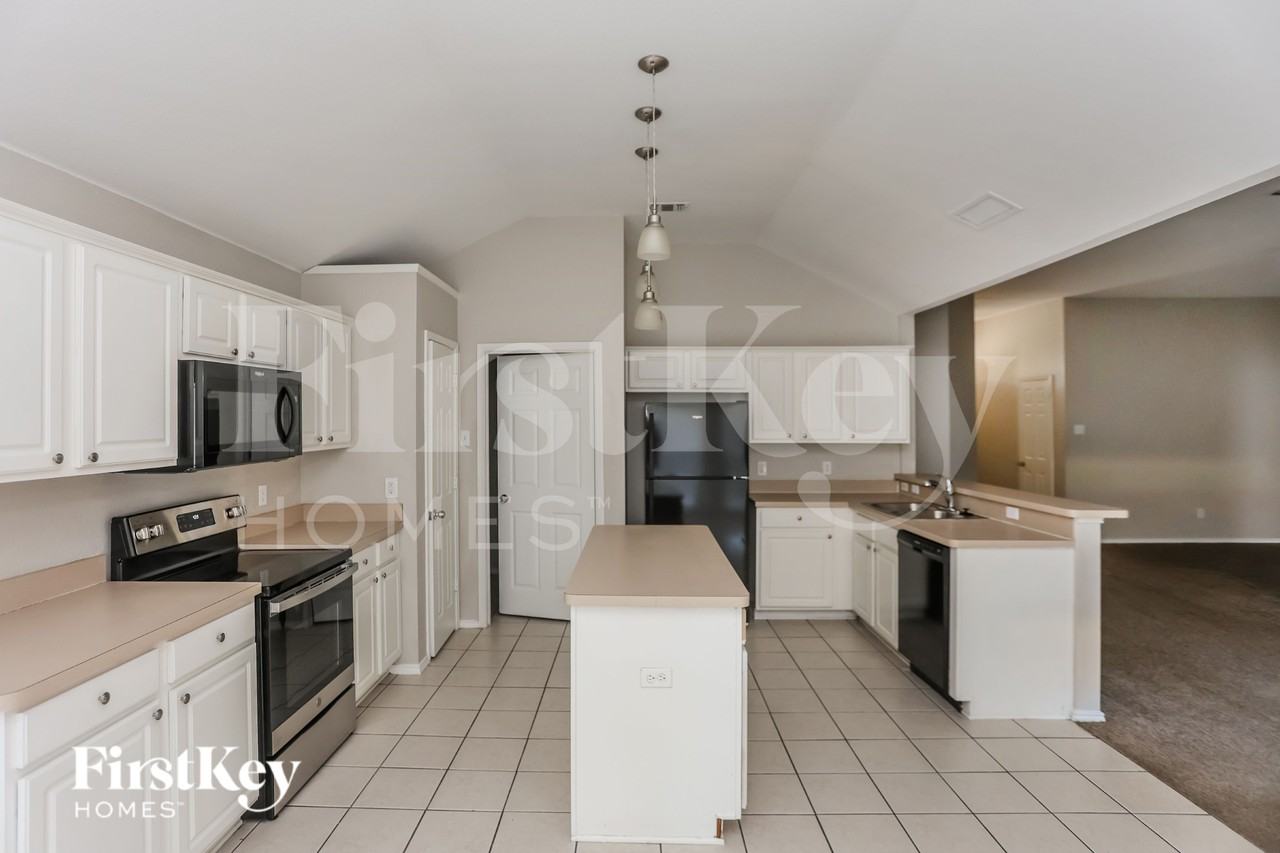 635 Saint Eric Dr - Photo 6 of 16