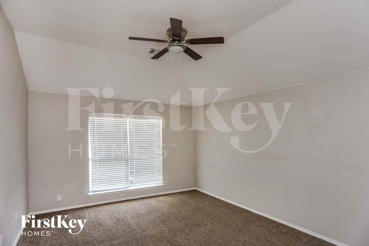 635 Saint Eric Dr - Photo 7 of 16