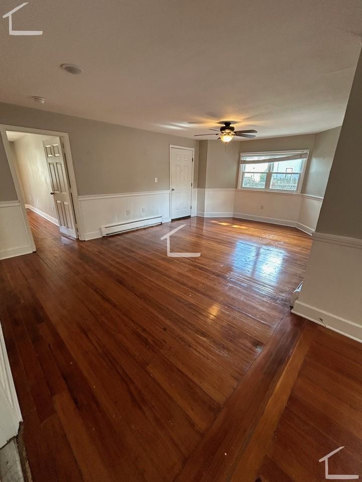 52 Port Norfolk St #1 - Photo 2 of 17